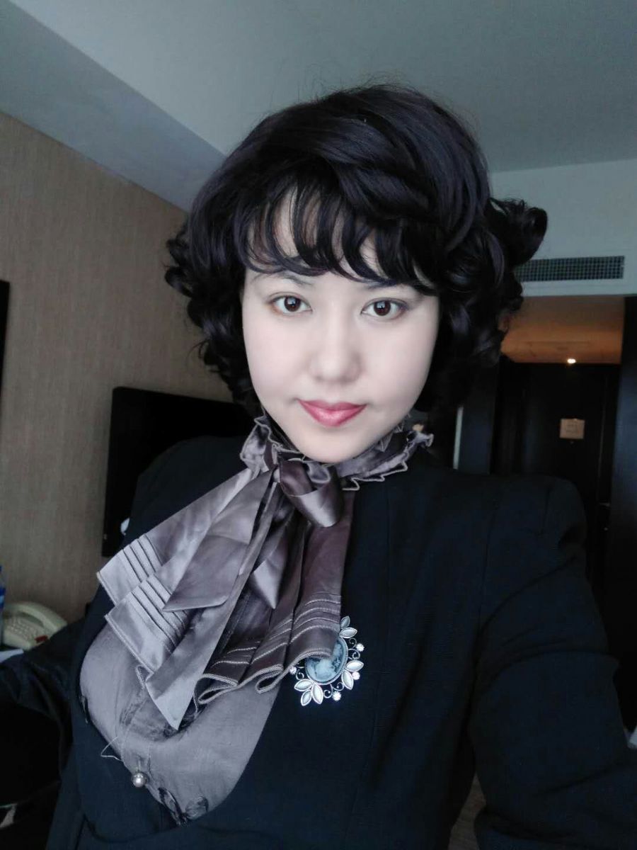  四季人生心理创办人崔小玮女士荣获幸福中国“幸福鸟金奖”——“全国最具影响力人物”奖