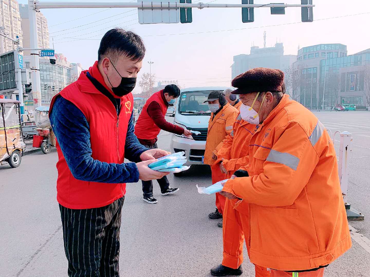 “公益先锋人物”刘辉：党员做表率   抗疫显担当